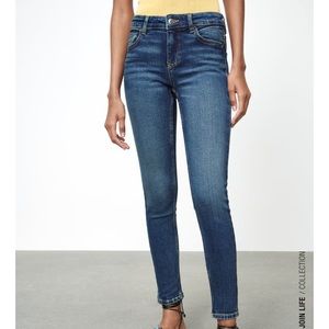 ZARA mid Rise Skinny Jeans / US size 2